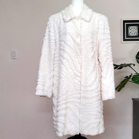 Holt Renfrew Jackets & Blazers - Holt Renfrew White Winter Coat Size XL